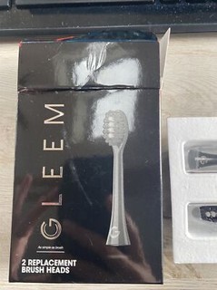 Gleem Toothbrush Refill Heads Black 2ct Dented Box