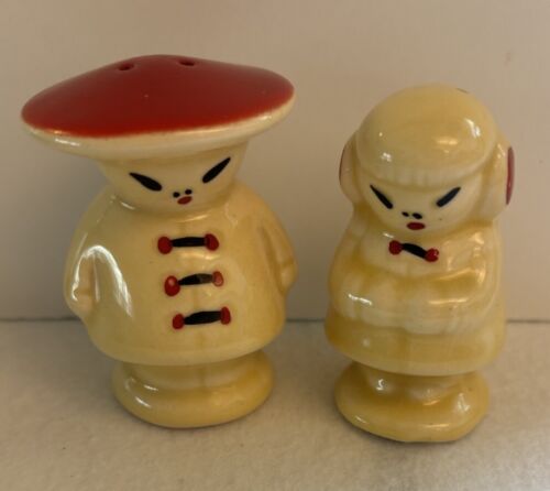 VINTAGE SQUAT ABSTRACT ASIAN MAN AND WOMAN SALT & PEPPER SHAKERS RARE - Picture 1 of 4