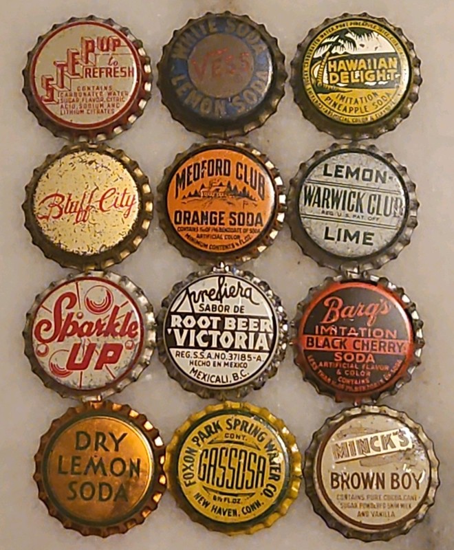 Vintage Bottle Caps Crowns Medford Club, Sparkle Up, Step Up, Lot Of (12)