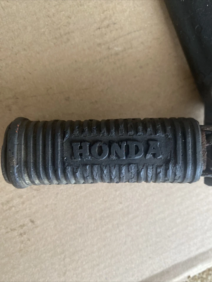 GENUINO HONDA CB160 CB 160 1966-1967 REPOSAPIÉS DERECHO COLGADOR  Foto 4 de 4