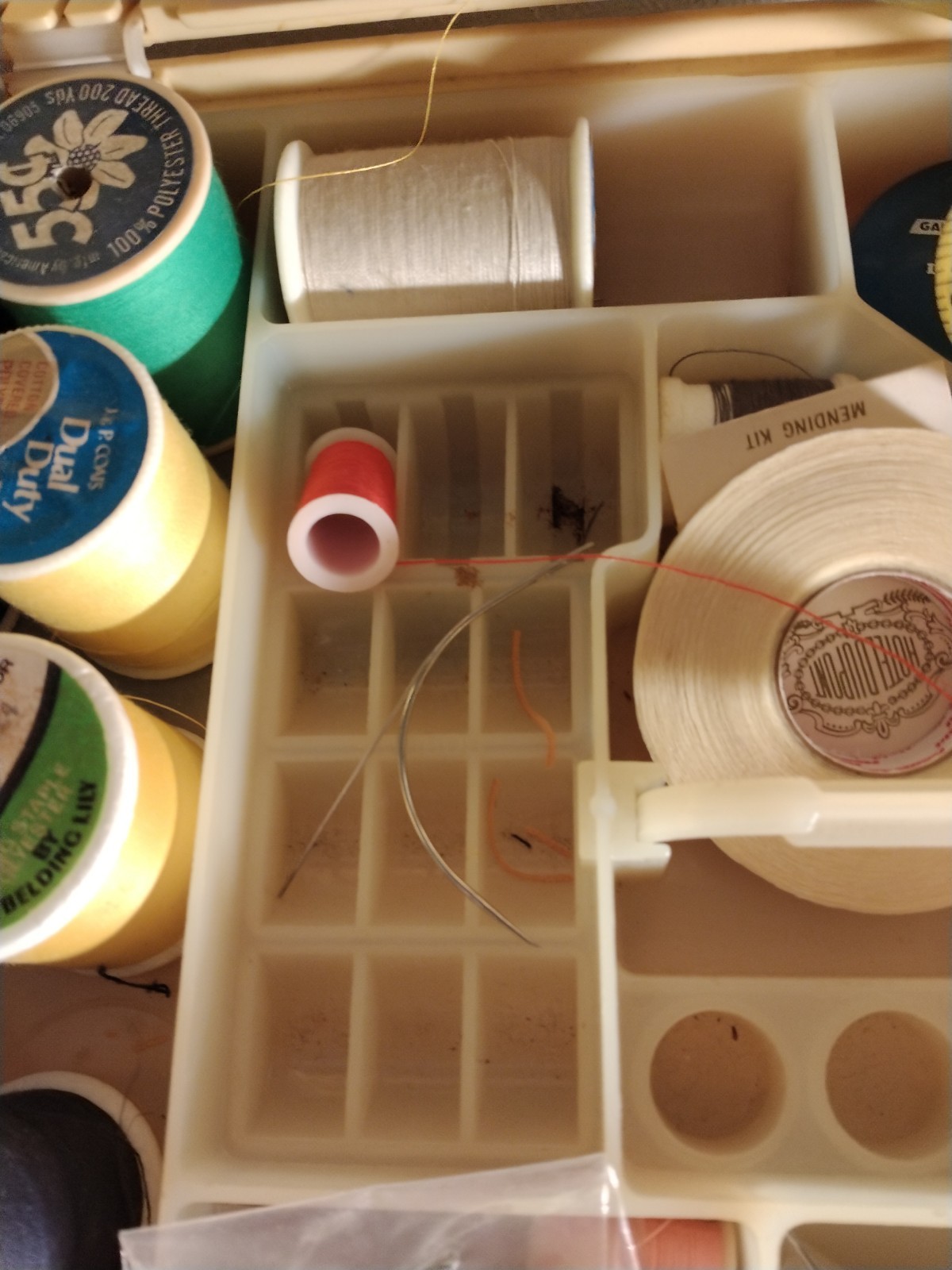 Wilson Wil-Hold  Lg. 14" x 9 x 8.5 "Sewing Box USA With 2 Trays & Accessories