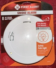 First Alert ~ 10 Year Path Light Battery-Powered Smoke Alarm ~ Premium | New!