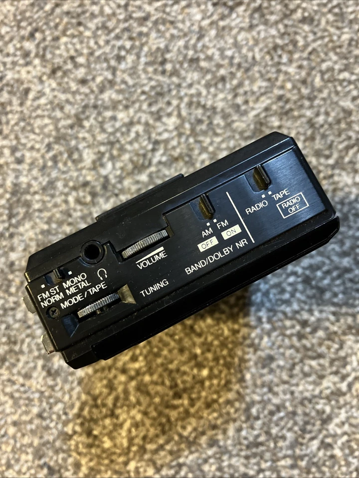 复古 20 世纪 80 年代 JVC CX-F3K FM/AM 磁带播放器功能不佳 — 第 3/4 张图片