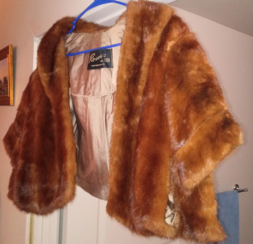 Mantón de piel de visón vintage en hermoso castaño rojizo Foto 3 de 4