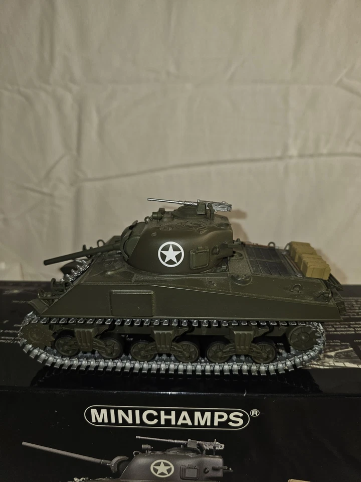 Minichamps Sherman M4A3 US Military WWII Tank Diecast 1:35 Danbury Mint RARE - Image 3 of 4