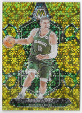 BROOK LOPEZ 2023 PANINI MOSAIC GOLD PRIZM FAST BREAK CARD #7/10!