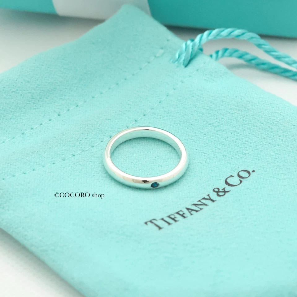 Auténtico anillo Tiffany & Co. con banda apilable de zafiros tamaño 4,25-4,5 plateado con bolsa Foto 2 de 4