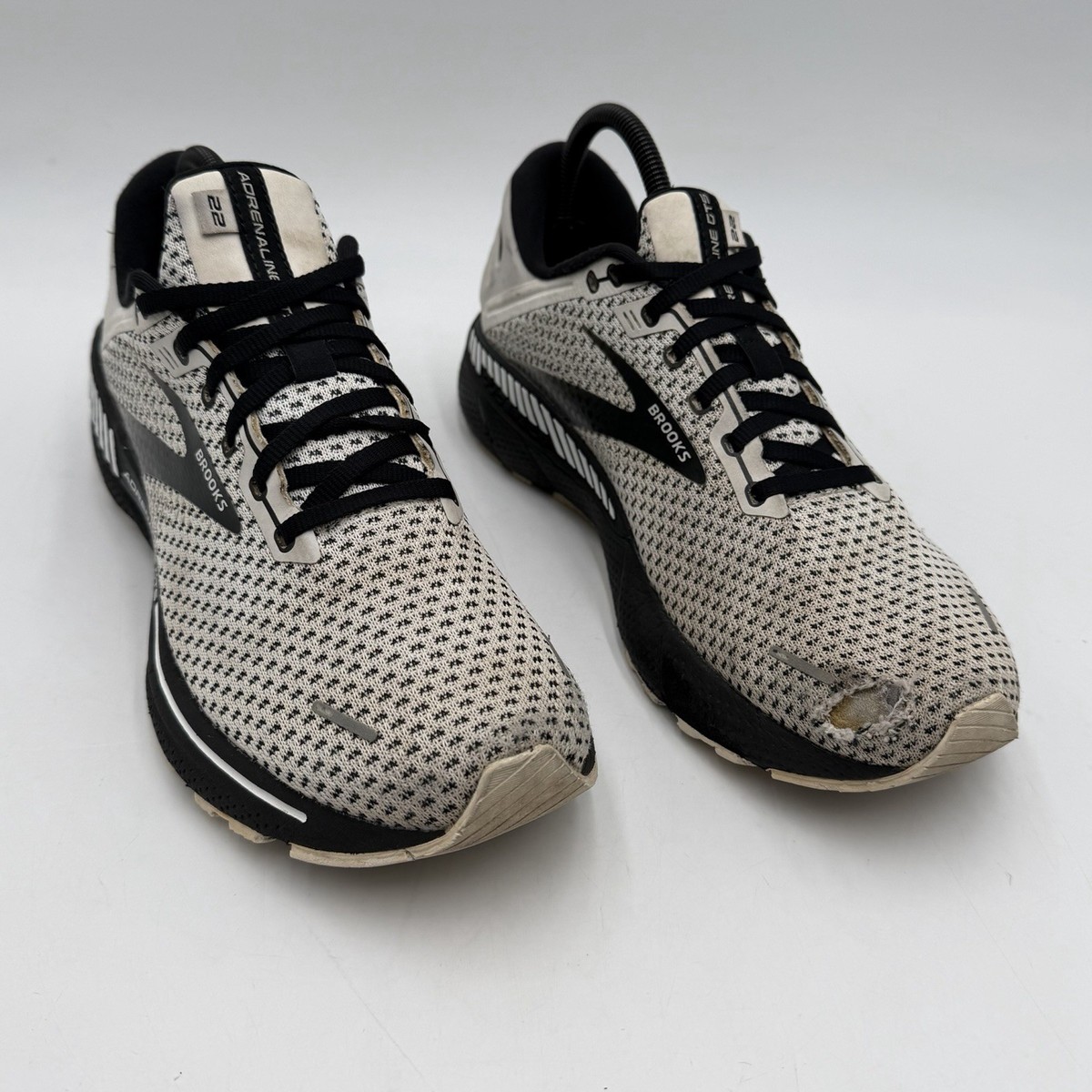 Brooks Adrenaline GTS 22 Womens Size 11 Running Shoes Sneakers