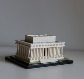 LEGO 21022 Lincoln Memorial *Complete *NO Manual *NO Box*