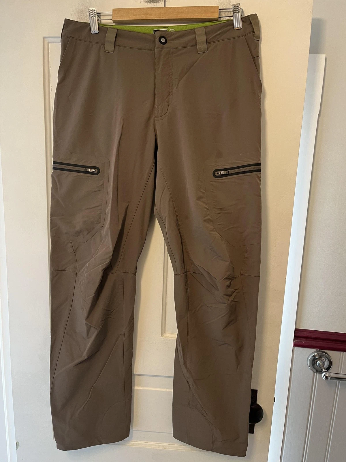 REI Pants Mens 32x32 Brown Softshell Stretch Hiking Zip Pocket Trail Outdoor
Opens in a new window o