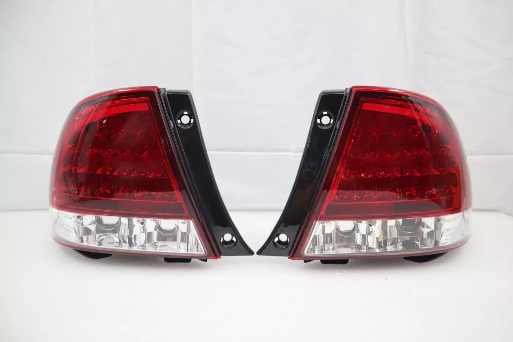 NEW LED RED/CLEAR Tail Lights Rear For LEXUS IS200 IS300 1998-2005