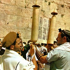 Vintage 1970s Wailing Wall Reading Thora Torah Postcard Israel Kosel Kotel Buraq