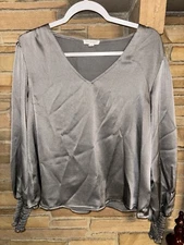 Blu Pepper Boutique Brand Women’s L, Silver Blouse