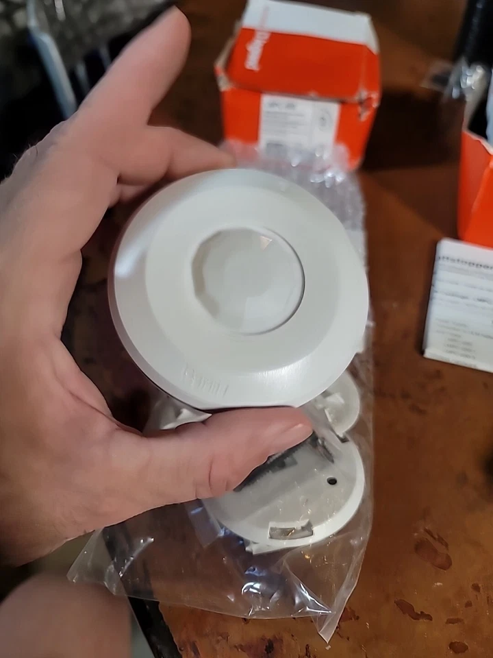 Legrand Wattstopper LMPC-600 Wireless PIR Celing Sensor NIB - Image 2 of 4