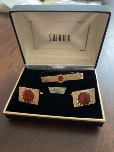 Vintage Cufflinks Tie Bar Goldtone Swank NEW IN BOX Swiss Diamond Cut Red Stone - Picture 1 of 5