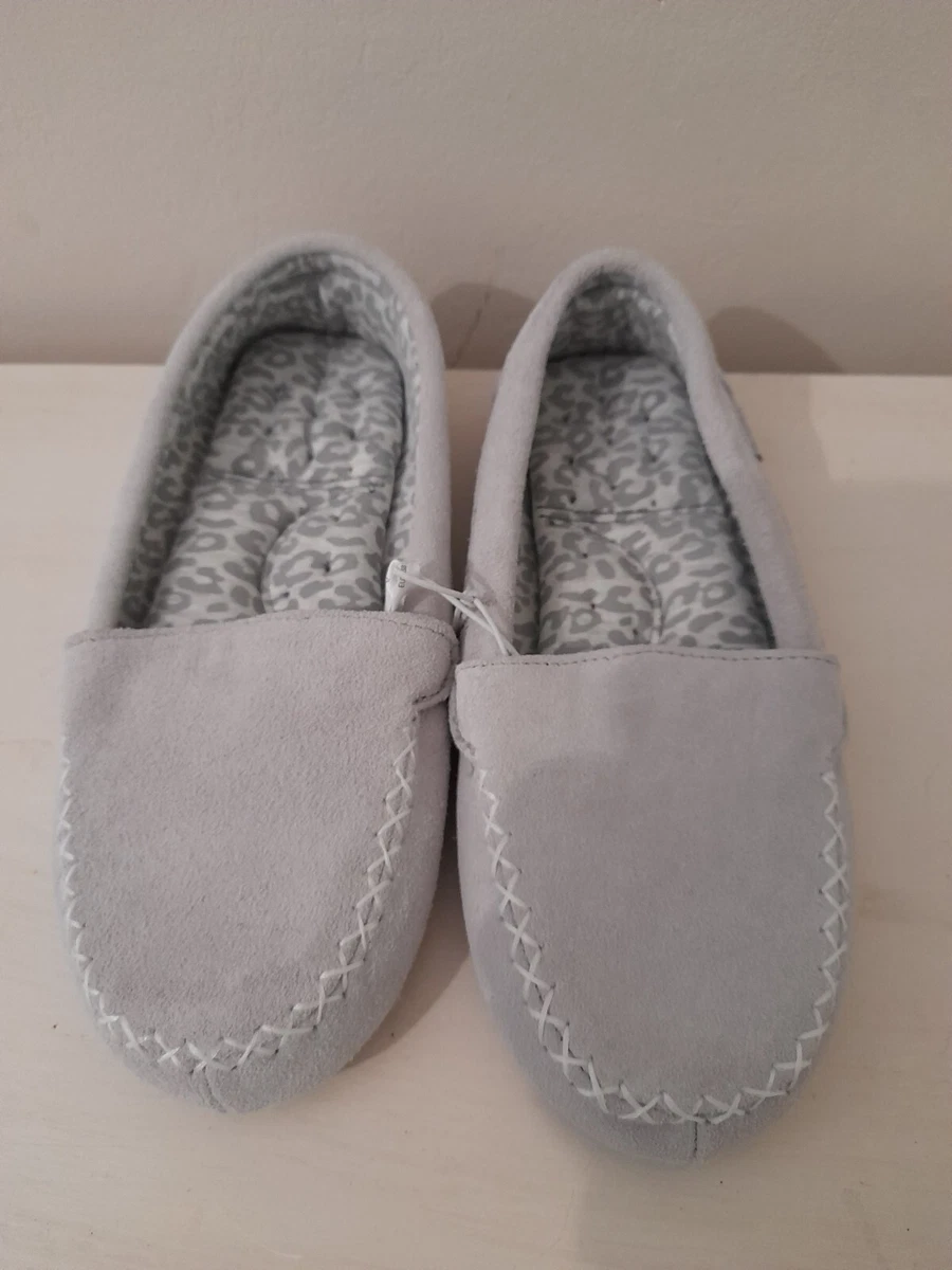 Totes suede light grey slippers moccasins size 5 Brand New