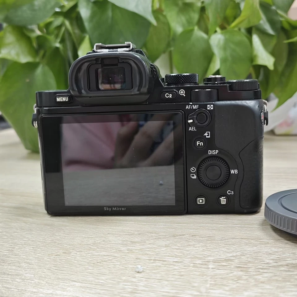 Câmera Digital (Corpo) 90%NOVA Sony Alpha A7R ILCE-7R 36.4MP (Corpo) Língua Inglesa - Imagem 4 de 4