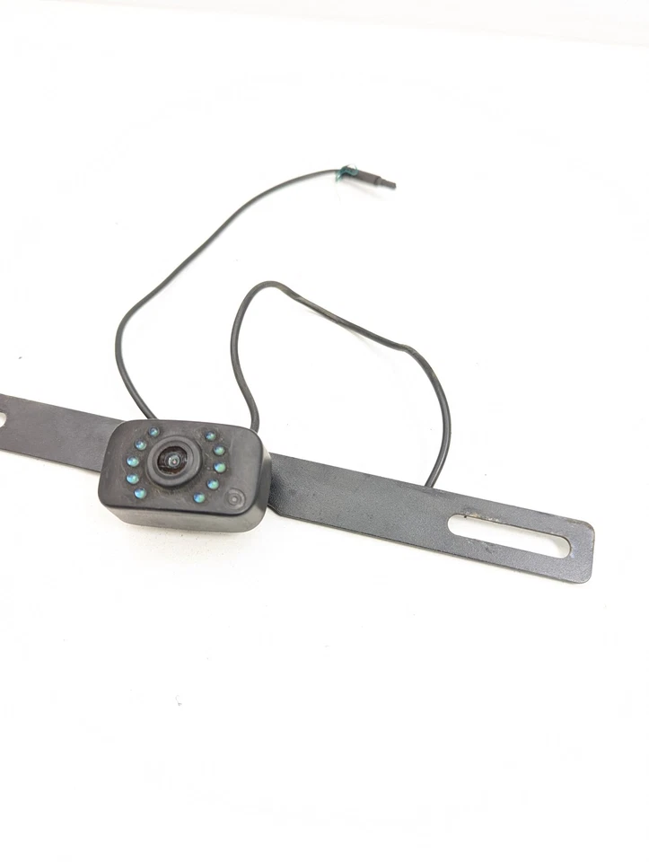 2004-2006 Mercedes W211 E500 4matic wagon Backup Camera - Image 2 of 4