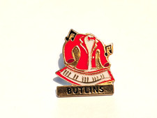 Butlins modern pin badge showtime studio red jacket with musical notes and piano