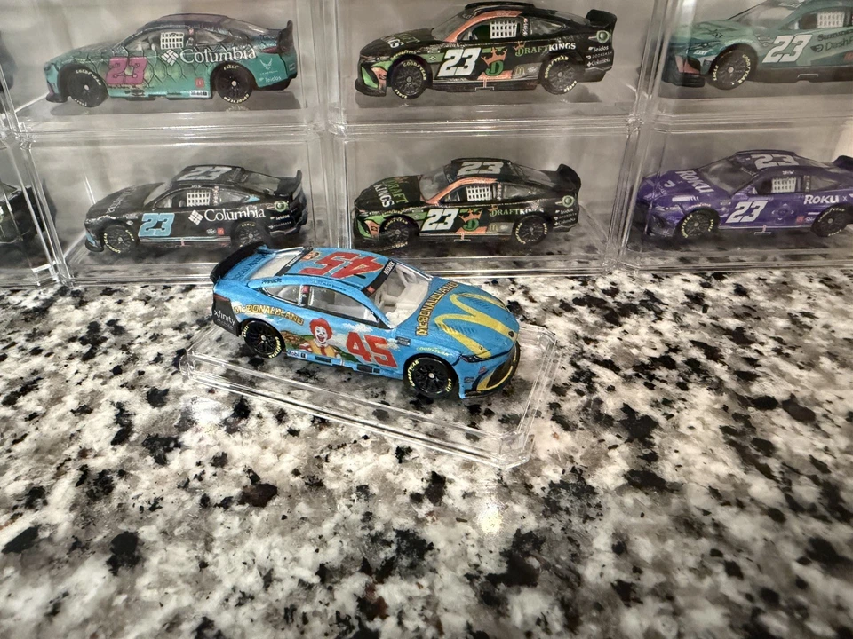 Tyler Reddick 2025 #45 McDonaldland Daytona personalizado 1:64 NASCAR diecast EN MANO Foto 3 de 4