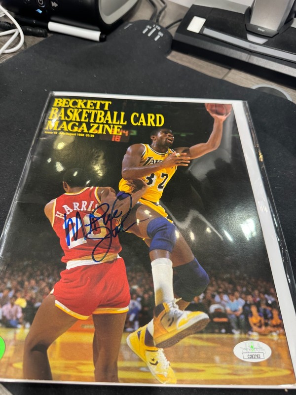 Beckett Magazine Magic Johnson Autographed JSA