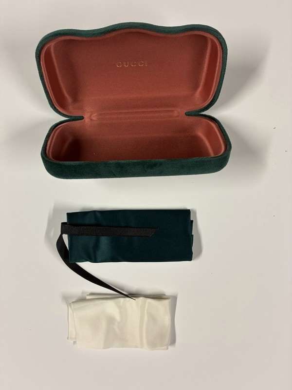 New Authentic Gucci Eyeglasses Case Green Velvet Clamshell Case