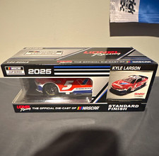 Lionel Racing Kyle Larson 5 2025 1:24 Valvoline Diecast AUTOGRAPHED Standard
