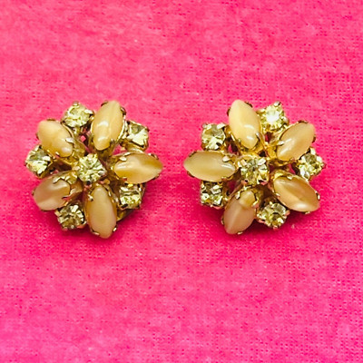LA REL Signed Vintage Rhinestone Lucite Yellow Flower Clip On Earrings Gold Tone