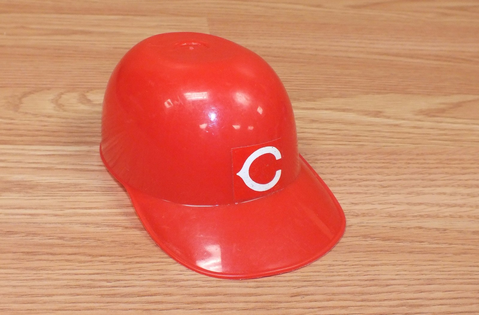 Genuine Individual Laich Mini Baseball plastic Souvenir Helmets MLB