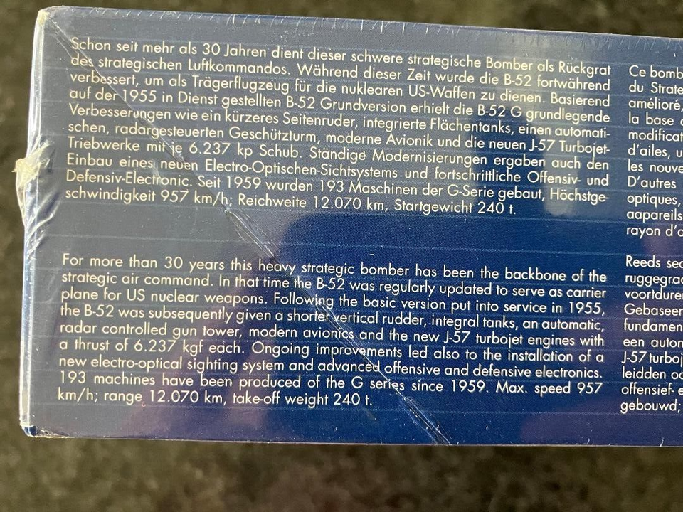 Revell B52G Stratofortress 1144 Scale Model Aircraft Kit no 4797 eBay