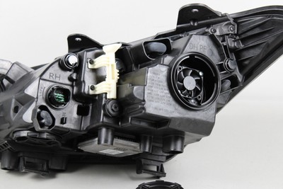2017 2018 2019 HYUNDAI Genesis G80 Headlamp Right RH Xenon HID OEM 
