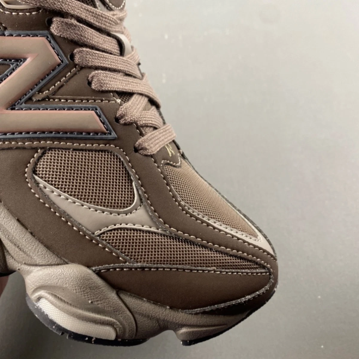 Tenis para hombre New Balance 9060 marrón topo unisex nuevas con caja varios tamaños ✅