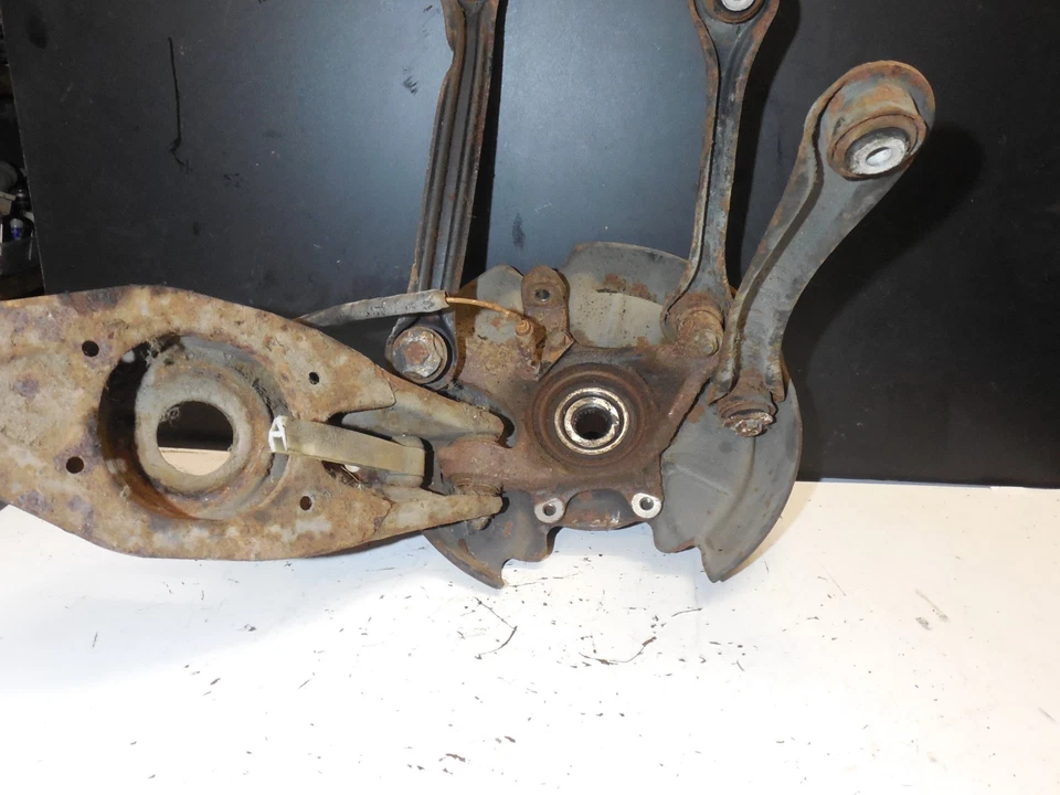 Husillo trasero derecho nudillo 2013574305 84-93 mercedes-benz w201 190d 190e Foto 2 de 4