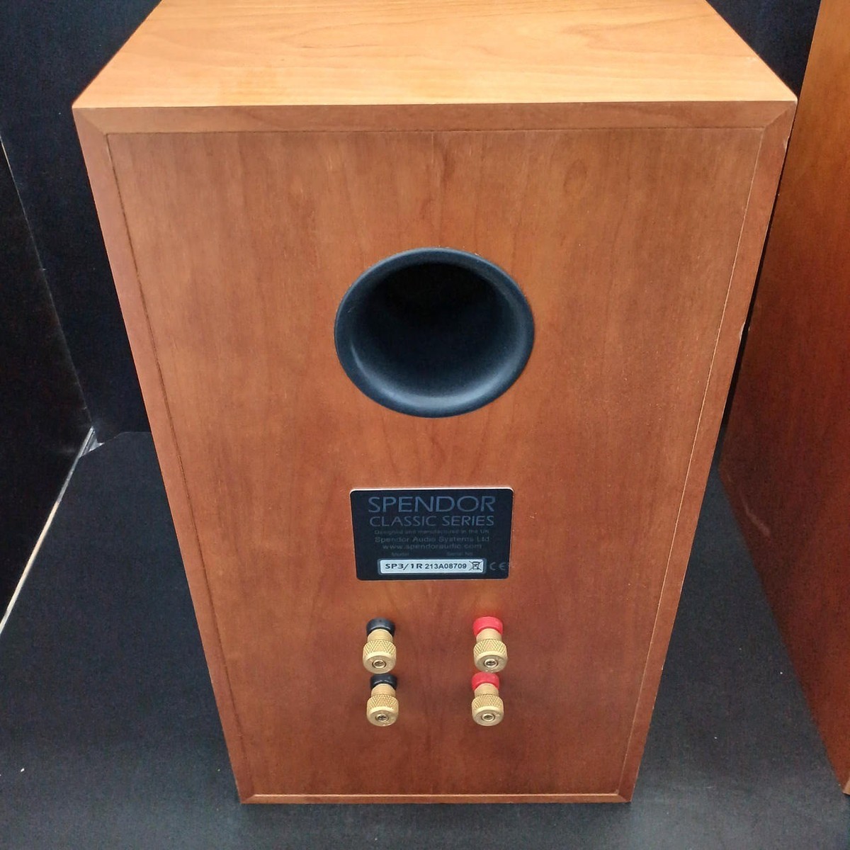 JUNK Spendor SP3/1R2 Bookshelf Speakers Pair For Parts Repair Used