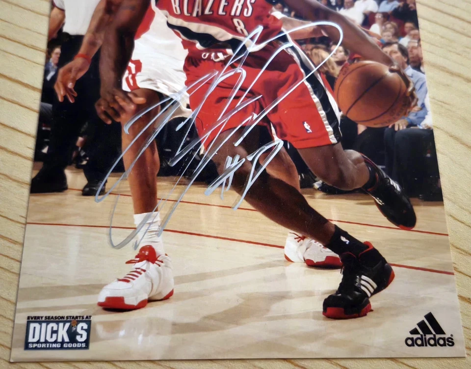 Blazers Portland Trail DICKS_ADIDAS 5" X 7" FIRMADOS POR Martell Webster Foto 2 de 3