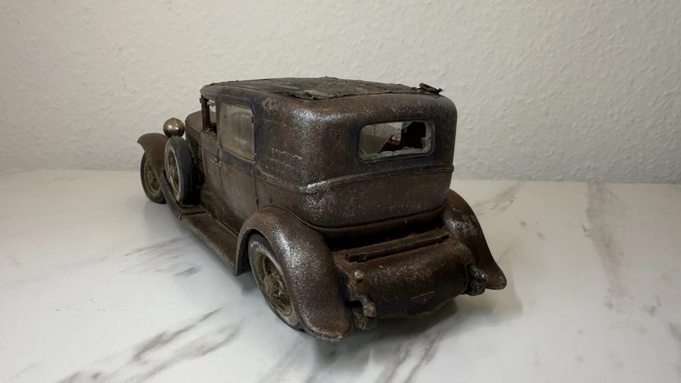 DUESENBERG - MODEL J WILLOUGHBY BERLINE 1934 1:18 NEO SCALE MODELS , Diorama - Bild 4 von 4