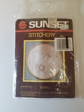 VTG NOS Sunset Stitchery Birds Of Love Kit 419 Crewel Embroidery 1984 9.5"x9.5"