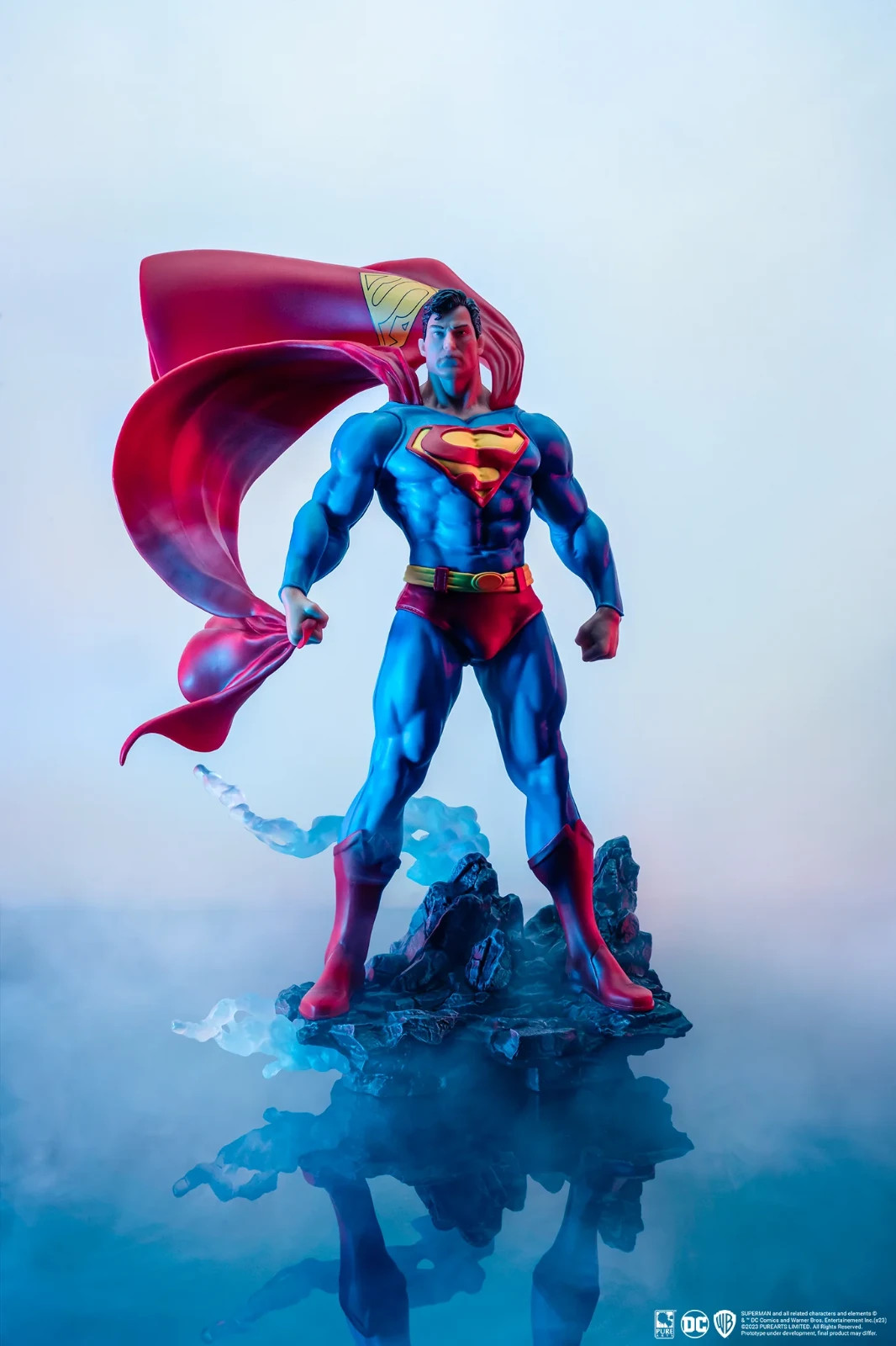 Statue Superman Classic 1:8 PureArts : figurine collector en PVC de haute qualité