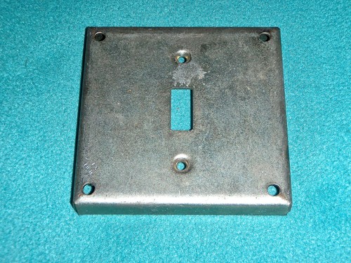 4" SQUARE SINGLE SWITCH METAL WALL COVER, 1/2" RAISED