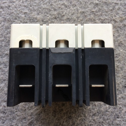 Challenger CE3040 Molded Circuit Breaker CE 14K 40Amp 3Pole 480VAC - Picture 6 of 11