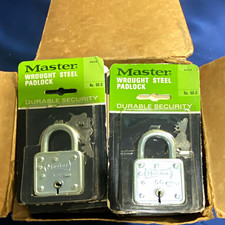 Cadenas en acier Master 66-D. VINTAGE. BOITE VITRINE COMPLÈTE DE 12 RARES !