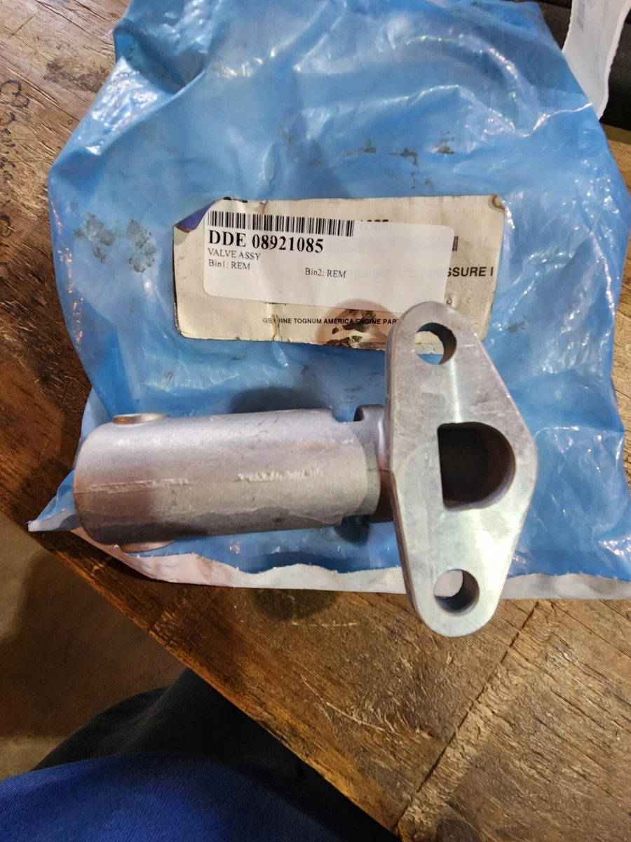 OEM Detroit Diesel 8921085 Oil Pressure Regulator Valve Assy  