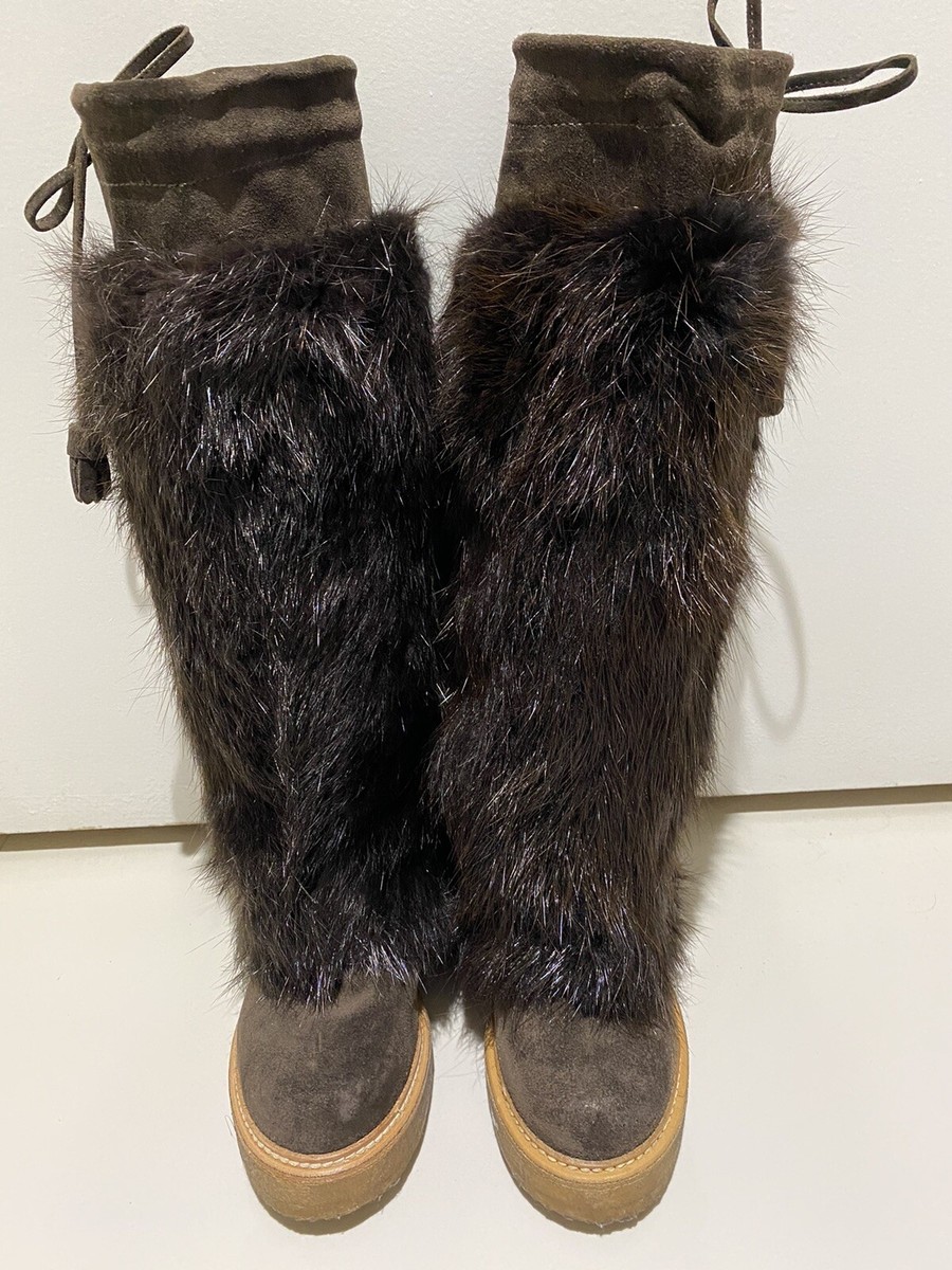 100 % Authentic Moncler Boots size 9. Brand new. Never Worn. Dust bag included 621847f0c936af9a186a0c1a.jpg main image 3
