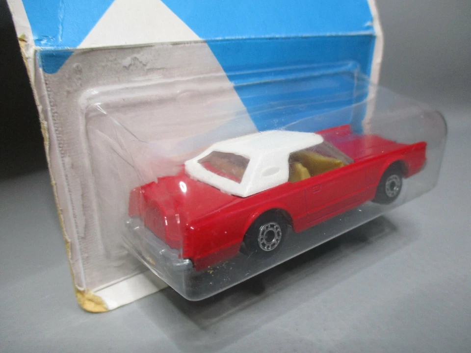 DV10814 MATCHBOX 1/66 LINCOLN CONTINENTAL V ROUGE 1979 REF 28 - Photo 3/4