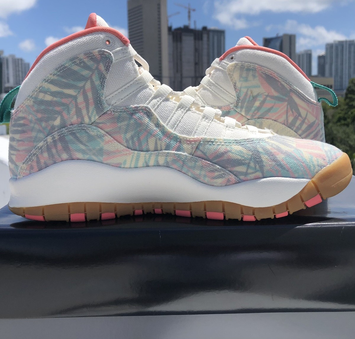 Nike Air Jordan 10 Super Bowl LIV Miami Mens Size 8 (CV9776-900