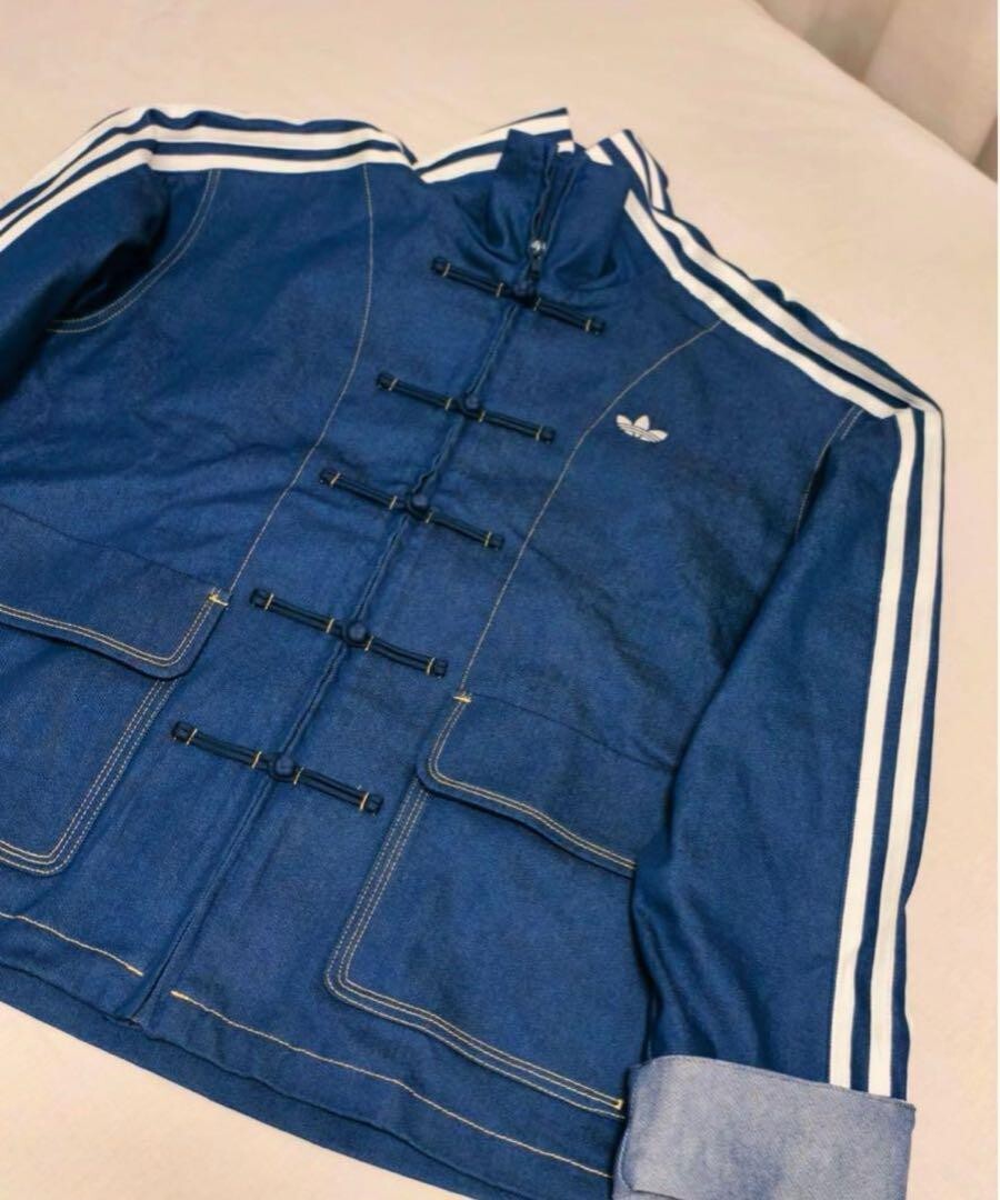 adidas デニムジャケット 深藍 男女兼用 SサイズJW1968 adidas denim jacket, deep blue, unisex, XL size Stand collar