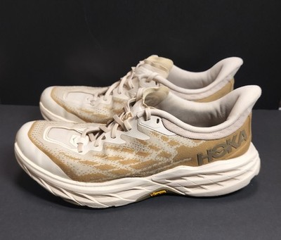 HOKA ONE ONE Speedgoat 5 Men's Sz 11D Vanilla Wheat Running Shoes Pre-owned 