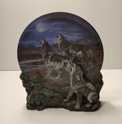 The Hamilton Collection Midnight Serenade Realm of the Wolf Porcelain Plate