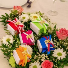 Bomboniera portaconfetti per 18 anni 12 scatoline a forma di libro decorati