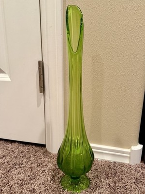 Vintage Avocado Green Glass Swung Vase L.E. Smith 6 Petal Base MCM 16  Tall